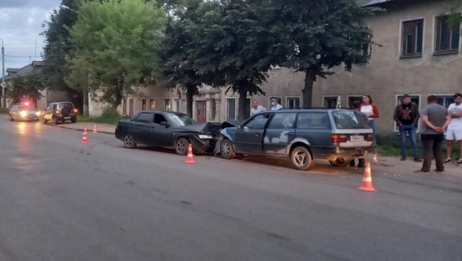 В Йошкар-Оле пьяный водитель протаранил две машины