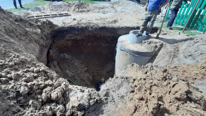 В Звениговском районе мужчину завалило землёй в канализационном колодце