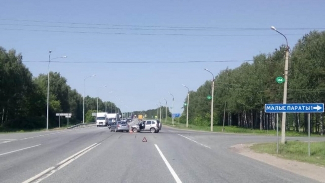 На Казанском тракте «Нива Шевроле» протаранила иномарку