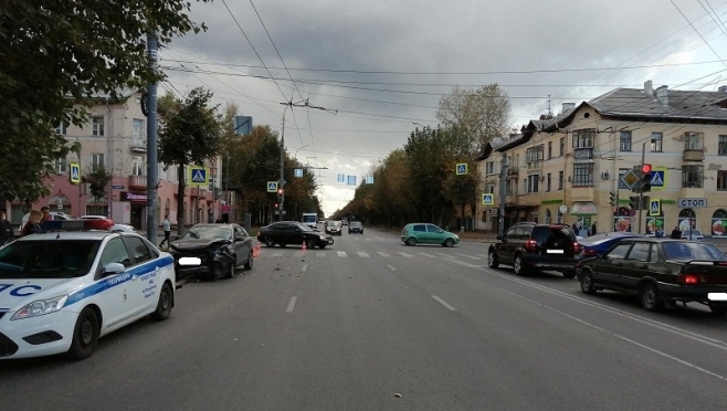 В Йошкар-Оле ищут очевидцев ДТП, в котором пострадало три человека