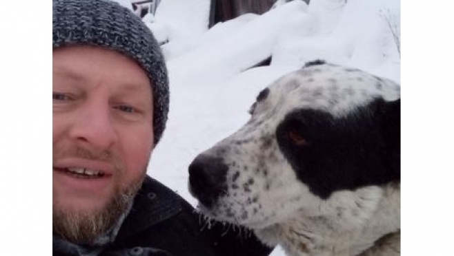 В Кирове глава администрации города приютил у себя бездомного пса