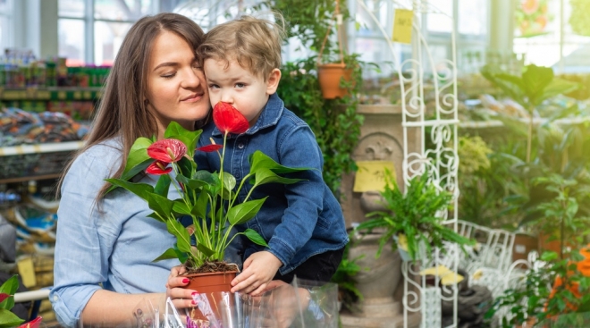 Опыт работы и увлекательные прогулки: на что россияне обращают внимание при выборе няни