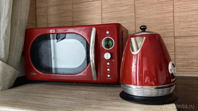 Самое безопасное расстояние до микроволновки, чайника, пылесоса и утюга