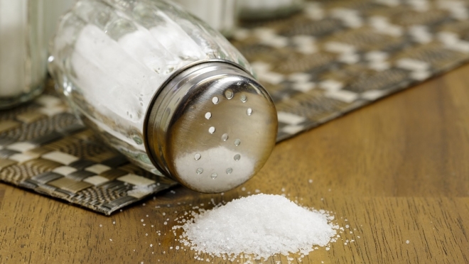 Детские сады и школы обязали кормить детей йодированной солью
