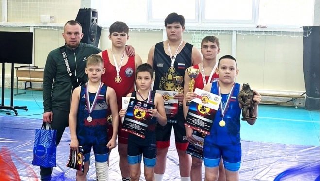 Борцы из Марий Эл завоевали 14 медалей на Всероссийских соревнованиях