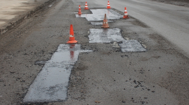 На дороги Йошкар-Олы за ночь уложили 20 тонн асфальта