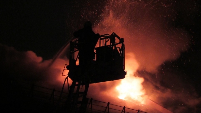 Из-за непотушенной сигареты в Силикатном эвакуировали 12 человек