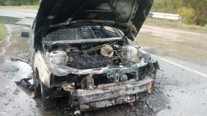 В Мари-Турекском районе загорелась машина с ребёнком