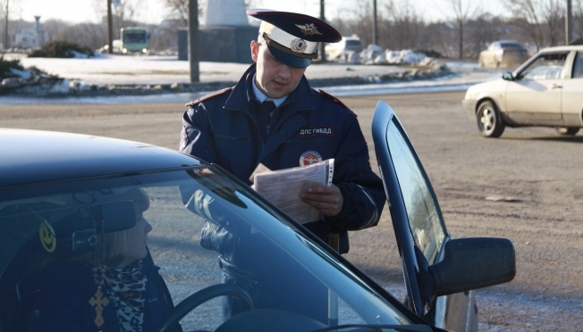 В трёх районах Марий Эл проходят тотальные проверки машин с детьми