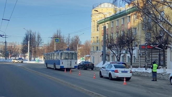 В Йошкар-Оле троллейбус сбил пешехода
