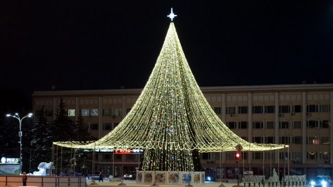 Площадь Ленина в Йошкар-Оле до 8 января превратилась в зону отдыха и развлечений