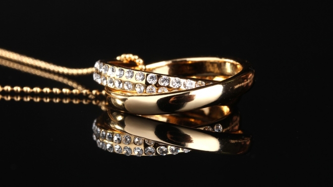 В Йошкар-Оле клинер вынесла из квартиры золотые украшения на 300 тысяч рублей