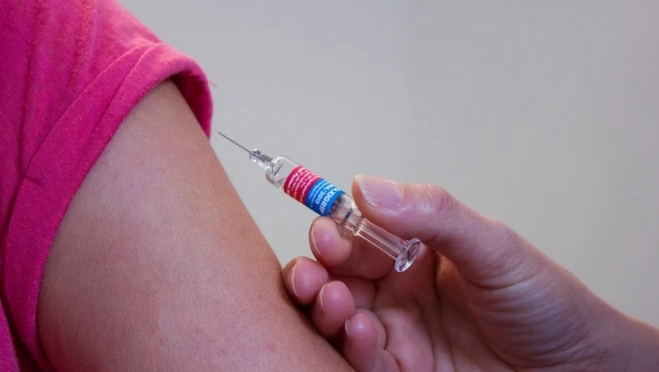 Приостановлена плановая вакцинация среди взрослых