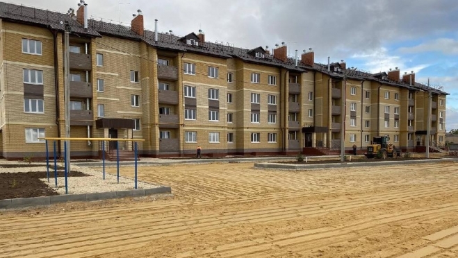 Прокурор Мари-Турекского района проверил строительство дома для переселения граждан из аварийного жилья