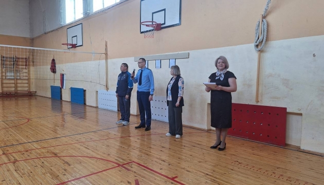 Прокурор Советского района открыл соревнования по волейболу