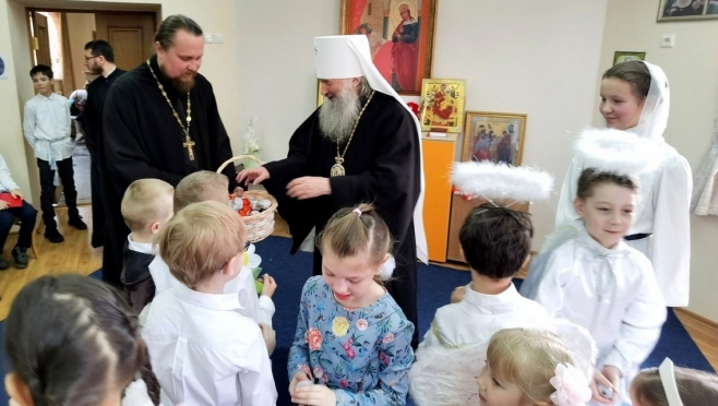 Митрополит Иоанн посетил утренник реабилитационного центра в Йошкар-Оле