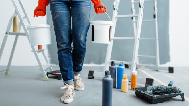 Кричал на обои, но держался: россияне рассказали, как ремонт влияет на психику, отношения и кошелек