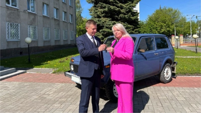 Минсельхоз передал «Ниву» бойцам СВО