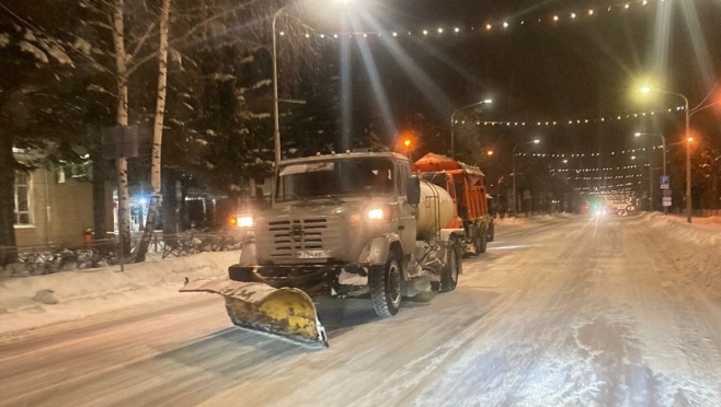 Улицы Йошкар-Олы расчищают 38 снегоуборочных машин
