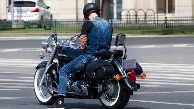 Пьяному мотоциклисту из Новоторъялского района грозит лишение свободы