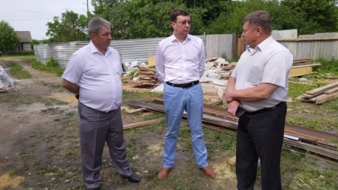 В доме культуры в Куженерском районе начали обшивку стен и отделку помещений