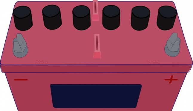 В Медведево на охраняемой автостоянке неизвестные сняли с КамАЗа аккумуляторы