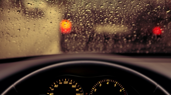 Из-за ухудшения погоды водителей и пешеходов просят быть максимально внимательными