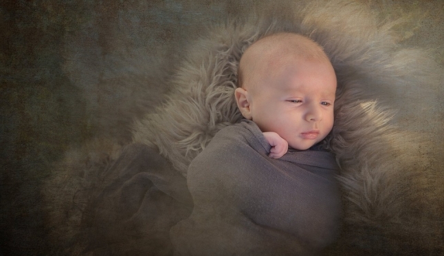 В Татарстане около магазина в пакете нашли младенца