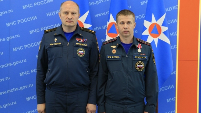 Министр МЧС РФ вручил ведомственную награду Алексею Курзеневу из Марий Эл