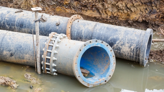 В Йошкар-Оле на улице Красноармейской прорвало водопровод