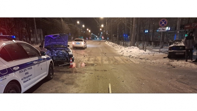 В Йошкар-Оле 18-летний водитель иномарки на перекрёстке не пропустил встречку