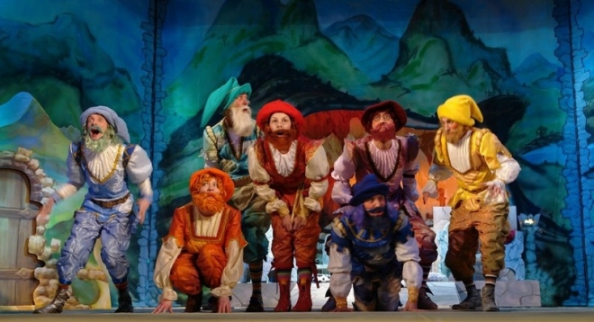 Белоснежка и семь гномов