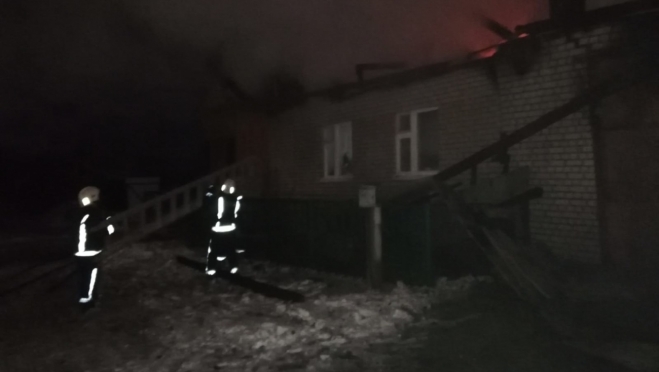 В посёлке Краснооктябрьский сгорели гараж и крыша жилого дома