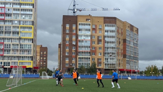 В Йошкар-Оле пожарные и спасатели встретились на футбольном поле