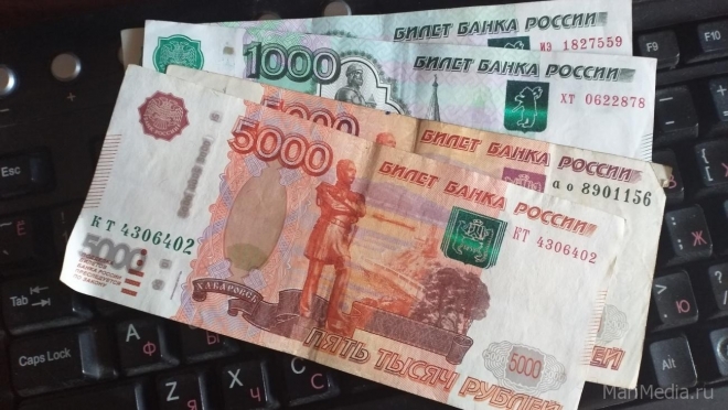 В России МРОТ подняли до 12 130 рублей