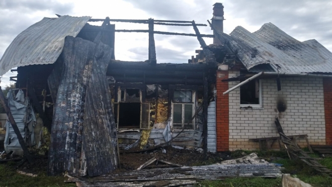 В Медведевском районе сгорели дом, гараж и автомобиль