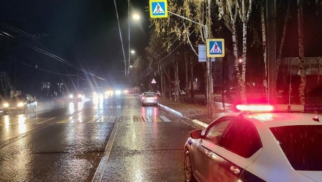 В Йошкар-Оле водитель иномарки сбил женщину на «зебре»