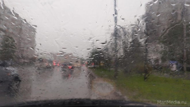 В Марий Эл опять прогнозируют грозу и сильный ветер