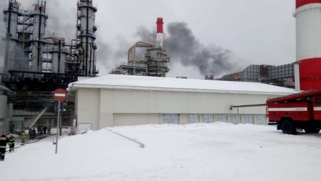 В УФЕ на НПЗ вспыхнул пожар