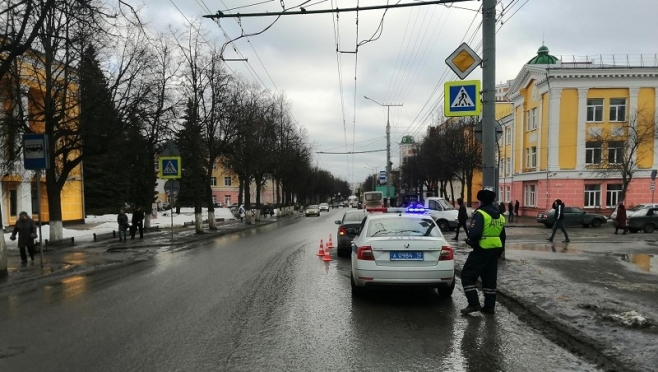 В Йошкар-Оле на пешеходном переходе сбили пенсионерку