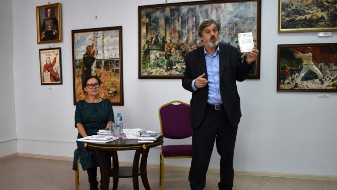 На «Книжный октябрь» в Йошкар-Олу приехали поэты из Кирова