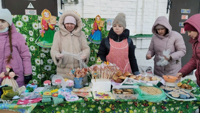 В храме Рождества Христова в Йошкар-Оле провели благотворительную ярмарку