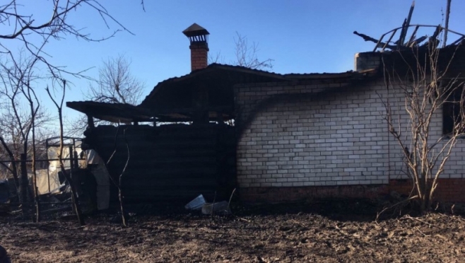 В Шеклянуре сгорели жилой дом и баня