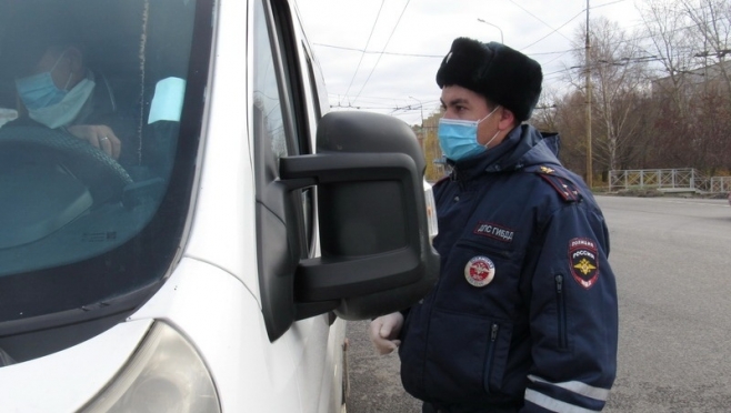 Водителей и пассажиров Йошкар-Олы проверяют на наличие масок