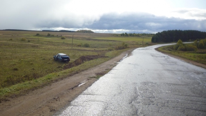 В Марий Эл юная автоледи вылетела в кювет