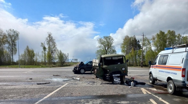 На 44 км автодороги «Йошкар-Ола – Уржум» столкнулись УАЗ и иномарка