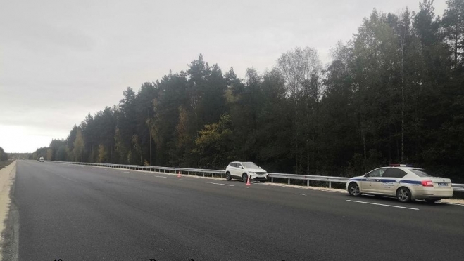 На автодороге «Вятка» пенсионер на Geely врезался в дорожное ограждение
