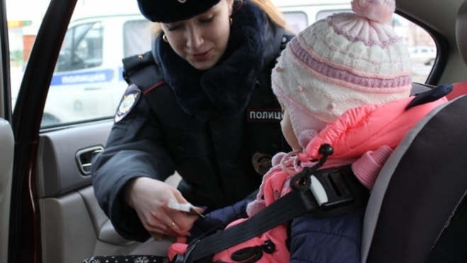 Как обеспечить безопасность ребёнка в автомобиле во время поездки