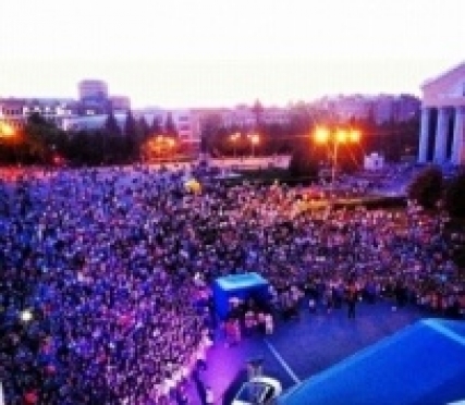 Одна пицца на 30 000 человек!