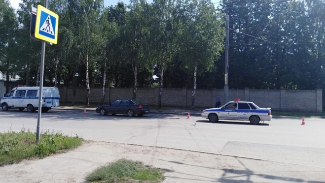 В Йошкар-Оле пенсионер на иномарке сбил девочку-школьницу